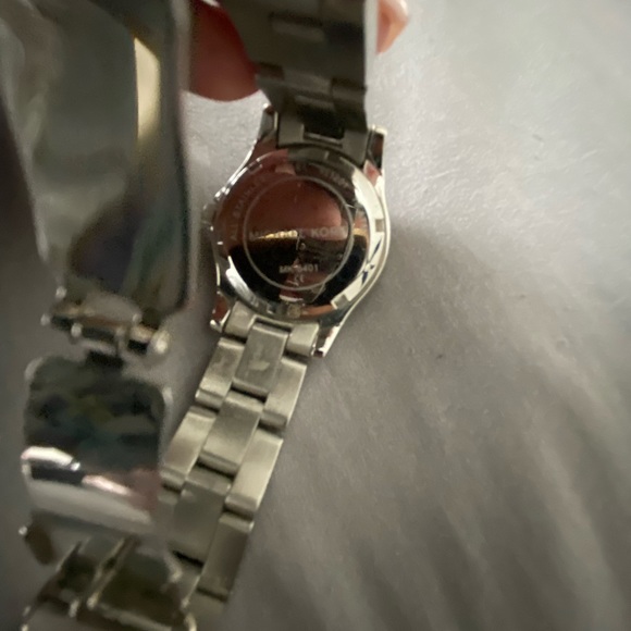 Michael Kors MK5401 watch - Picture 3 of 5